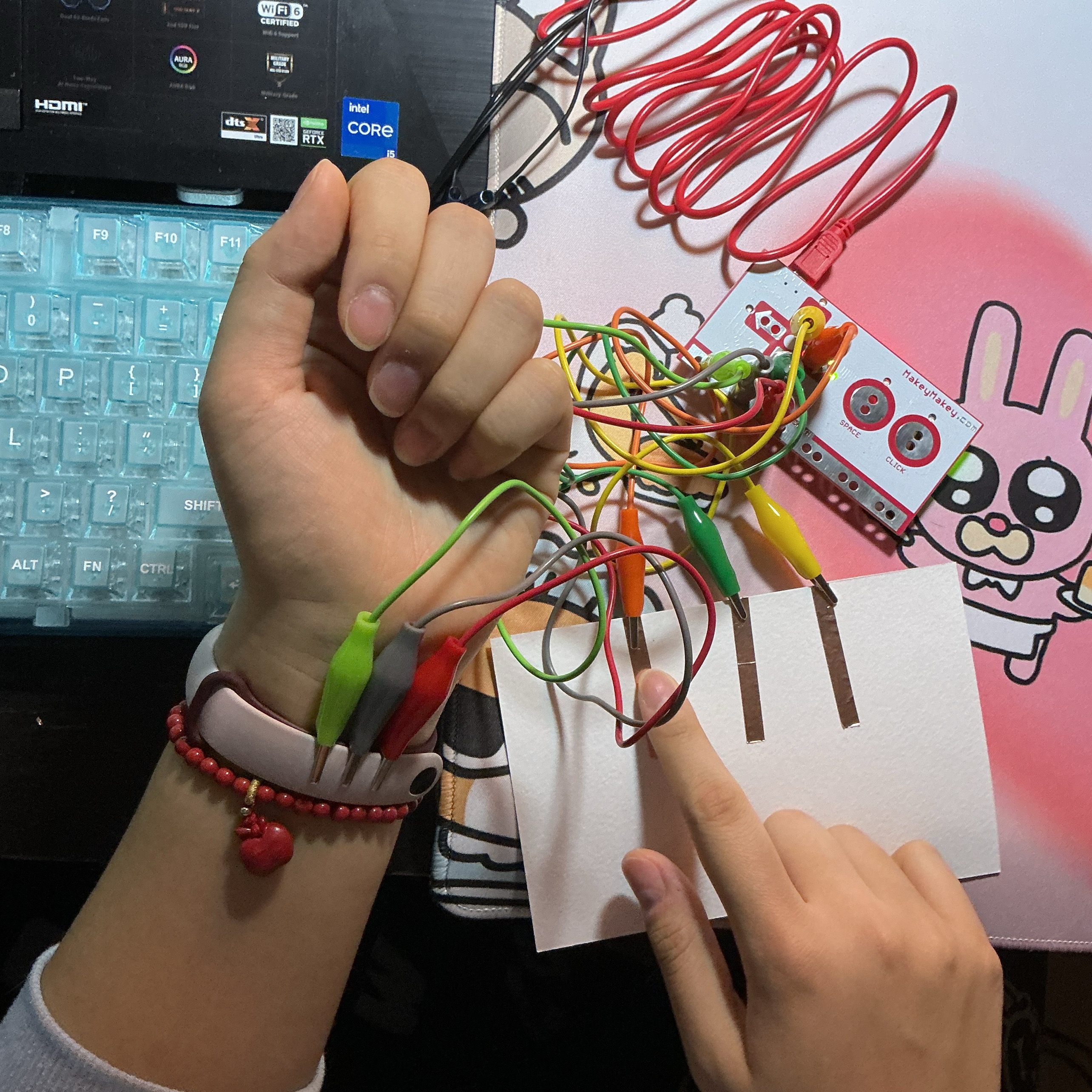 This is the matching style for the right hand and left hand.